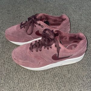 Nike Air Max 1 Maroon Suede